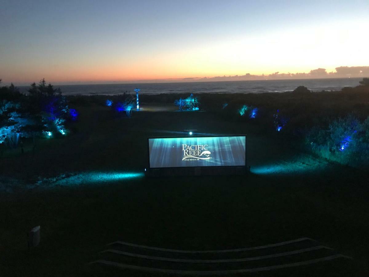 גולד ביץ' Pacific Reef Hotel & Light Show מראה חיצוני תמונה